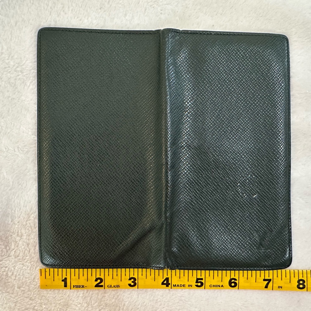 AUTHENTIC MEN'S LOUIS VUITTON BLACK GREEN TAIGA LEATHER PORTE CARTES LONG WALLET - Picture 5 of 12